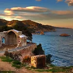 Lets Holidays Amazing Front Sea Views טוסה דה מאר
